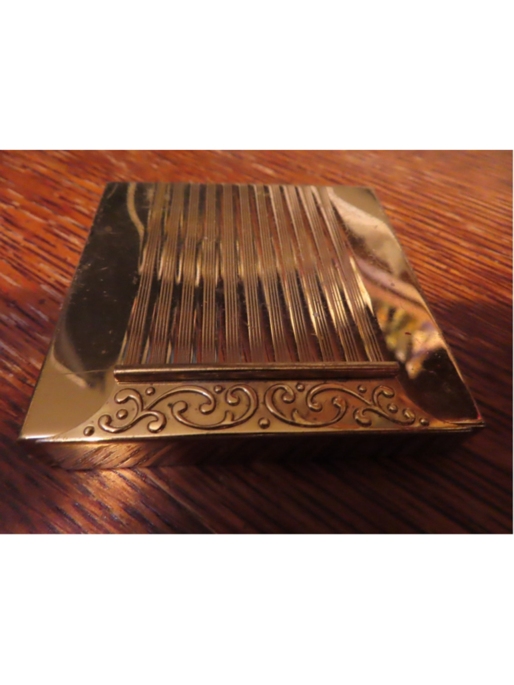 Vintage Compact Vanity Makeup Collectible Avon Flip Clasp Puff